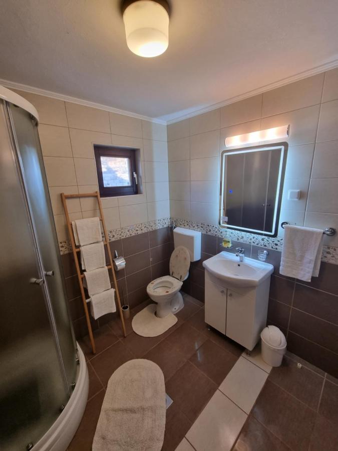 Apartments Luka Rakovica Exterior photo